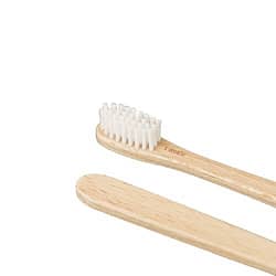 particolare spazzolino legno di faggio oceans respect